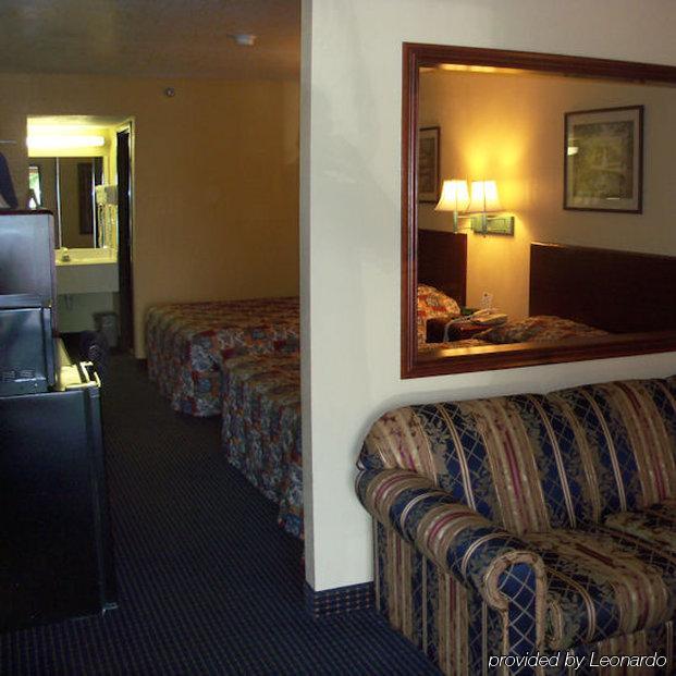 Texas Inn Harlingen Room photo